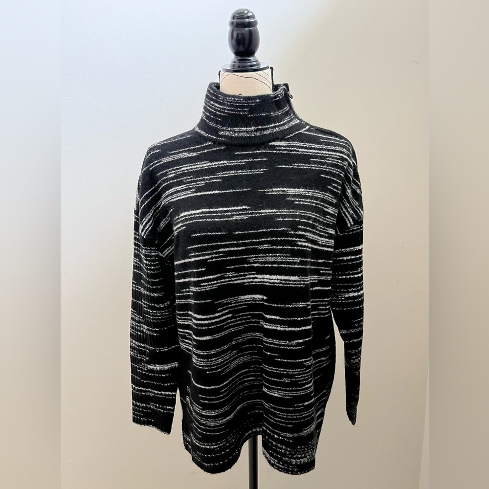 Talbots Black and White Women's Turtleneck Sweater
